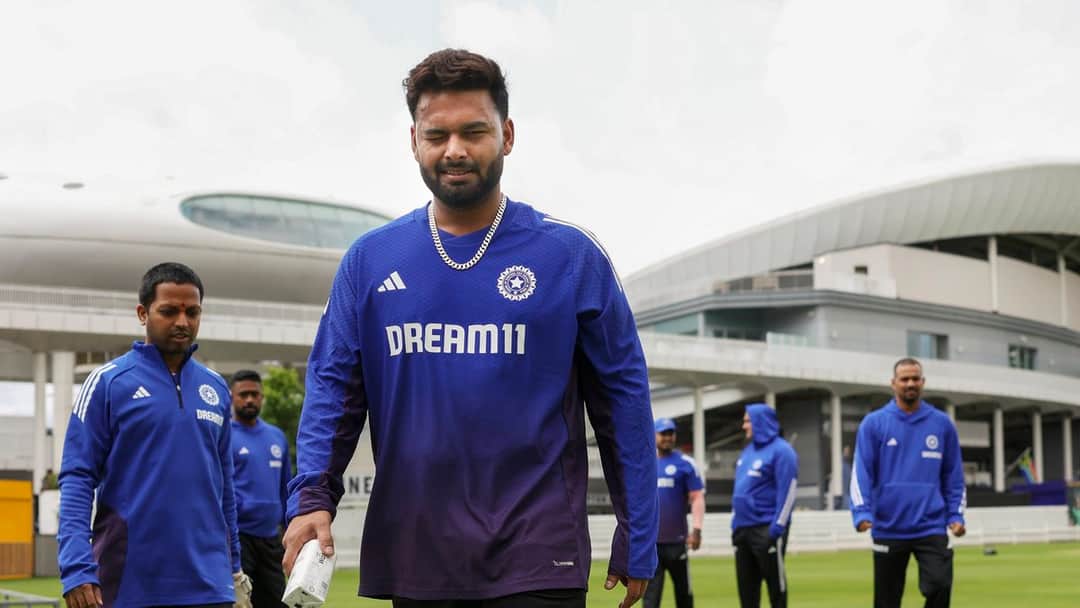 Pant had an argument with T Dilip 