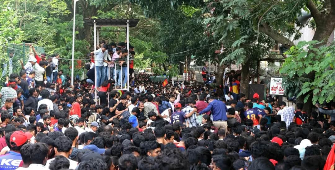 BCCI Ombudsman Seeks Written Replies from RCB, KSCA Over Chinnaswamy Stampede Complaint